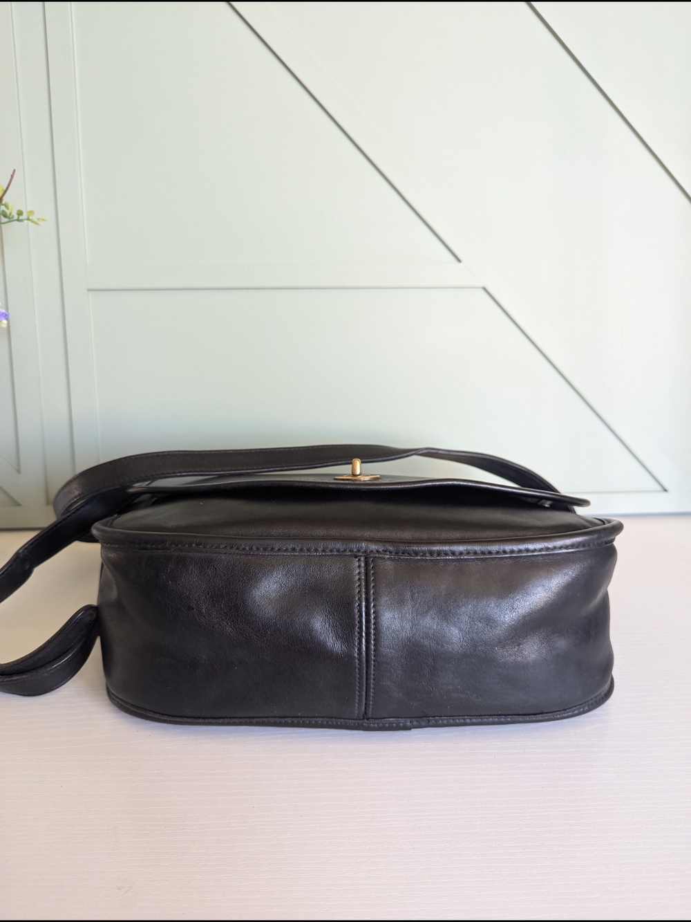 Coach Vintage Black Leather Crossbody with Gold Turn-Lock - Picture 6 of 13